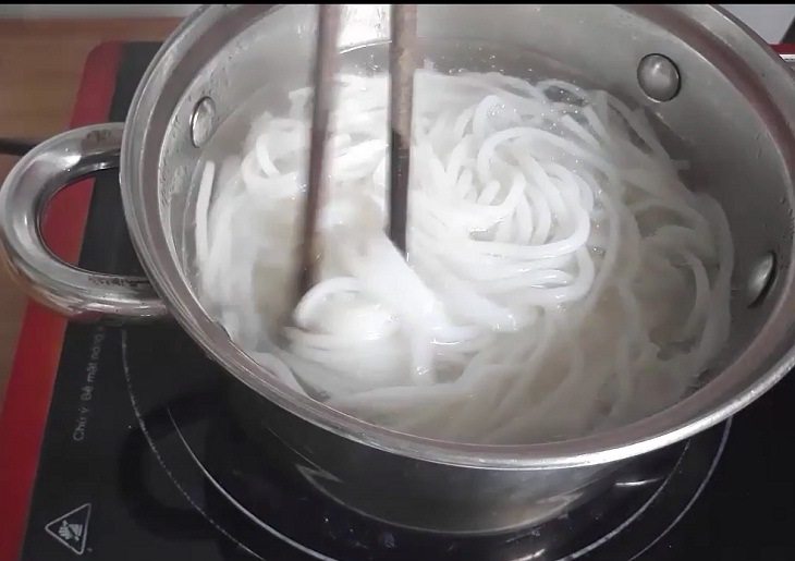 5 Cách làm bánh bột lọc bột gạo, bột năng bằm tại nhà "NGON"
