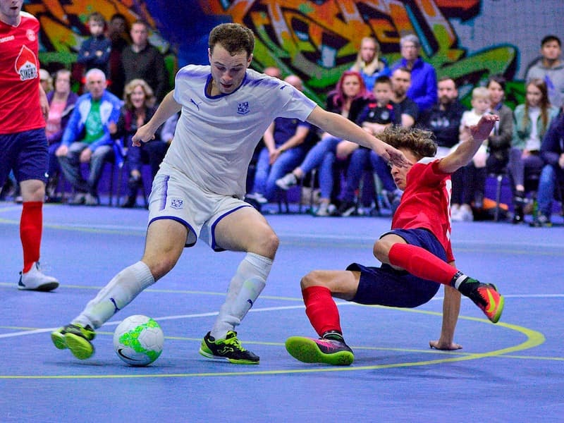 Giới thiệu Futsal là gì, sự khác biệt giữa Futsal và bóng đá sân cỏ - FCB88