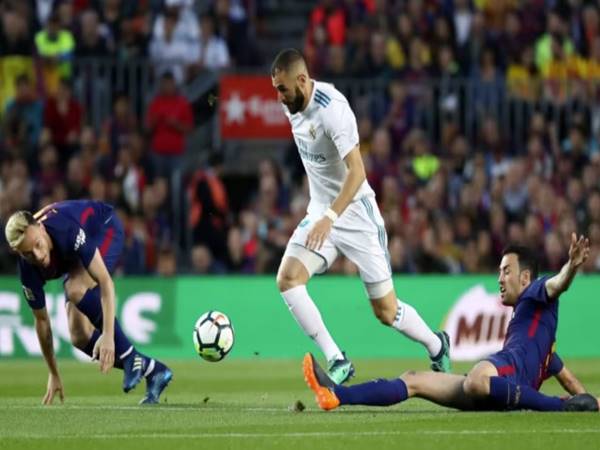 Tắc bóng là gì? Tắc bóng là gì? Nghệ thuật phòng thủ tinh tế