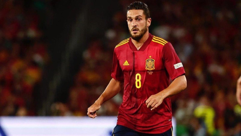 Anh cũng có thời gian khá dài khoác áo đội tuyển của mình Koke trong màu áo đội tuyển Tây Ban Nha